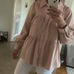 Zara Blus strl s - Förra årets modell, använd två gg. Ljusrosa