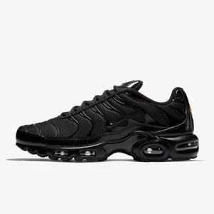 Nike air Max plus  - Skorna e anvönda typ 4-5 månader säljer dem för att dem e små.storleken är 39,5