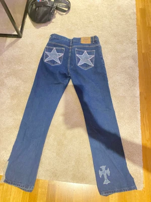 Lågmidjade jeans - Gick vitalt på tiktok! Super populär och finns endast dessa💕