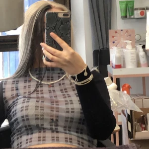 Zara topp - Unik blå topp från zara i strl S! Inga defekter 🥰 använd gärna köp nu!☺️