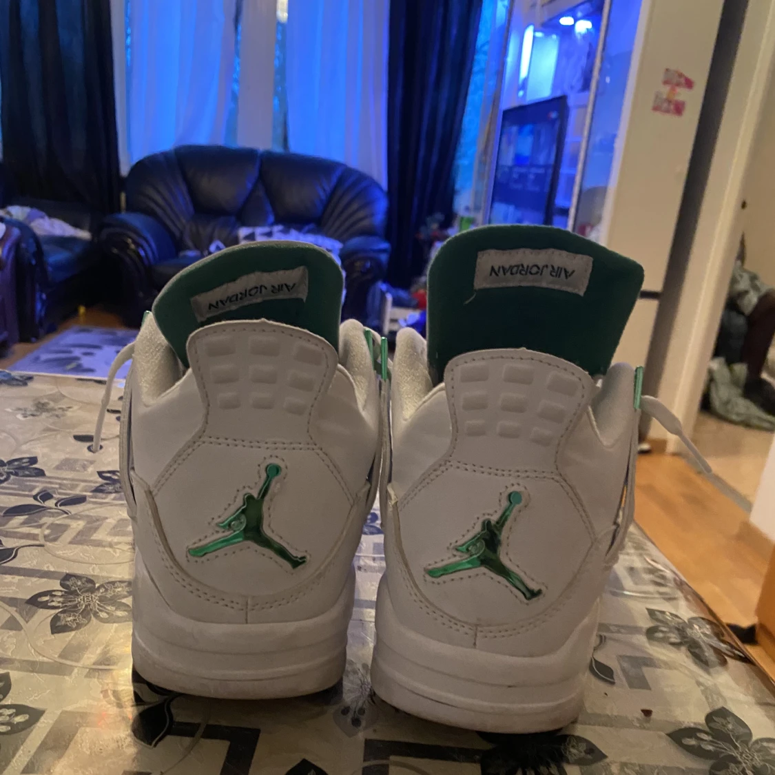 Jordan 4 metallic green - 37