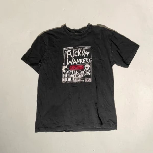 Vintage punk t-shirt - Vintage punk t-shirt i jätte bra skick