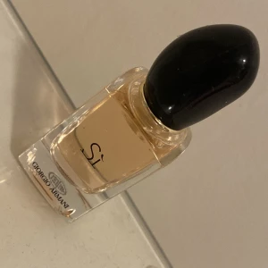 Si parfym - Säljer denna parfymen 7 ml helt oanvänd. 