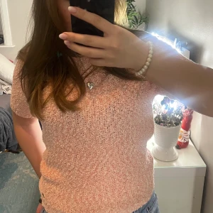 Stickad T-shirt  - Grovstickad rosa T-shirt💞