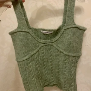 Stickad topp - Stickad topp från chiquelle i onesize, men skulle säga att den ligger ungefär vid XS-M.💗