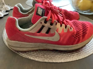 Gympaskor Nike stl 38 - Gympaskor Nike stl 38  