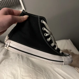 Converse  - Superfina converse som inte längre används💖 toppenbra skick, storlek 36 men passar mig som har 37  250 + frakt !!