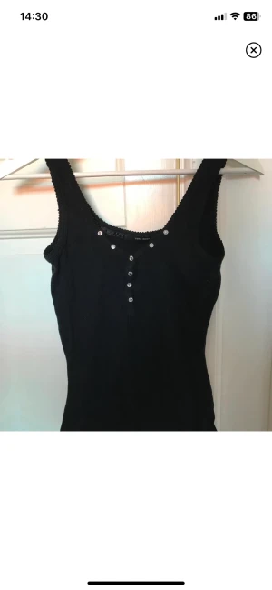 Linne - Fint och svart linne🥰☺️. 3 FÖR 2 PÅ ALLT I MIN PROFIL!!