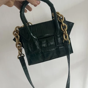 Handväska - Söt grön liten handväska 💚