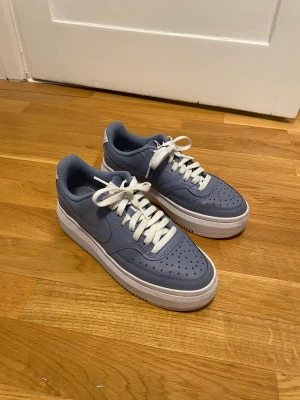 Nike skor - Nike skor använda endast ett par gånger. Väldigt bra skick