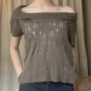 stickad topp  - Super fin stickad topp med lite glitter ! 