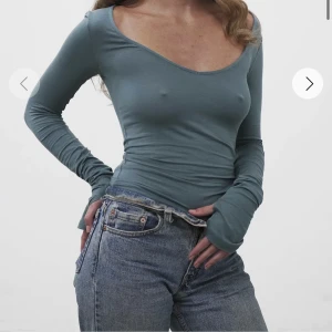 A dsgn tröja - Oanvänd, för stor för mig och frakten tillbaka kostar så kollar intresset här. Kan köpas för 450 kr och jag bjuder på frakt! Är i färgen storm. Kan även tänka mig byta mot en XS