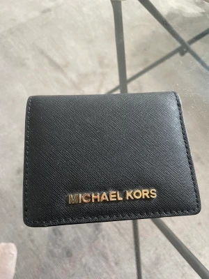 Michael kors plånbok -  Äkta Michael kors plånbok :)