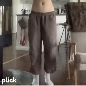 parachute pants - 💗💗