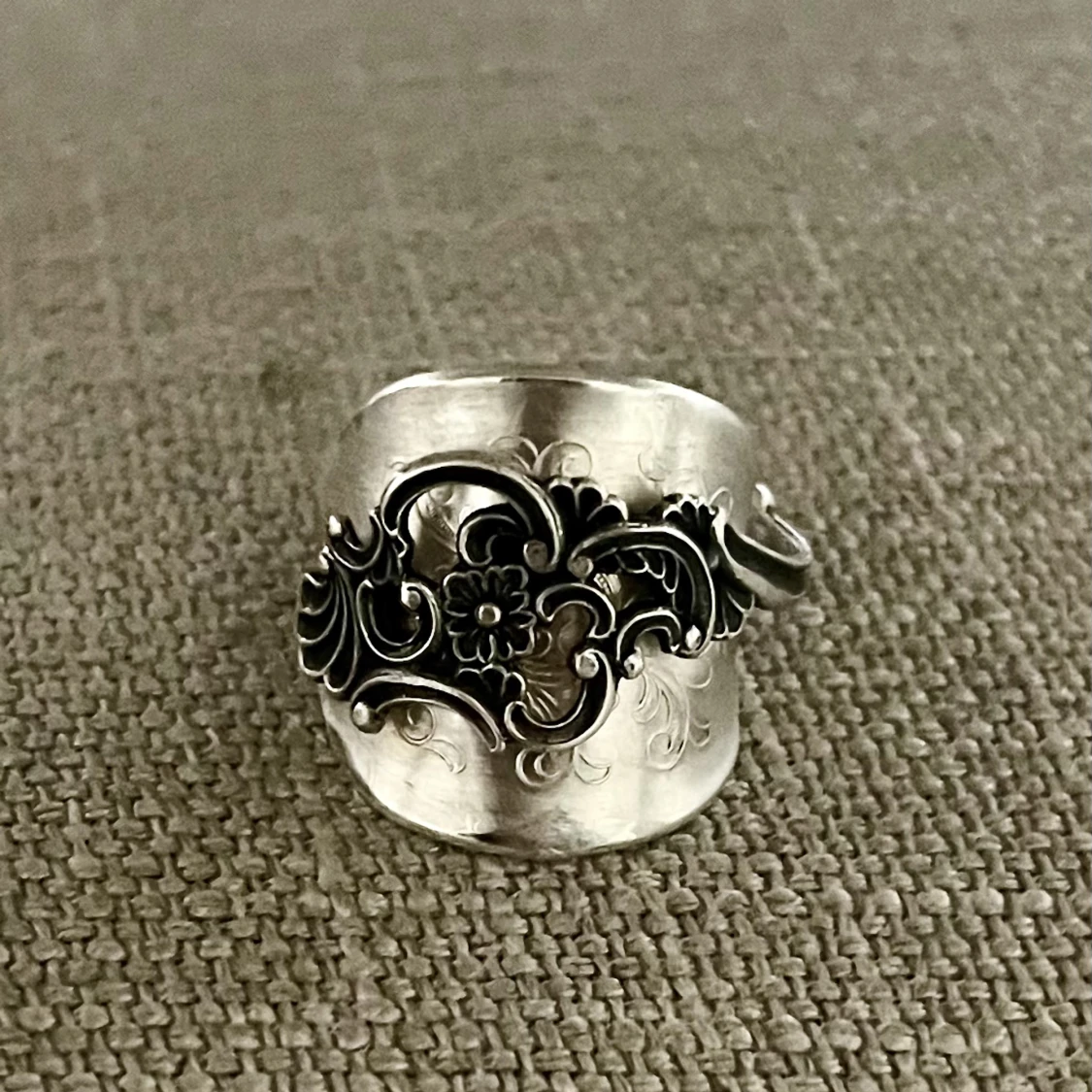Silver ring 
