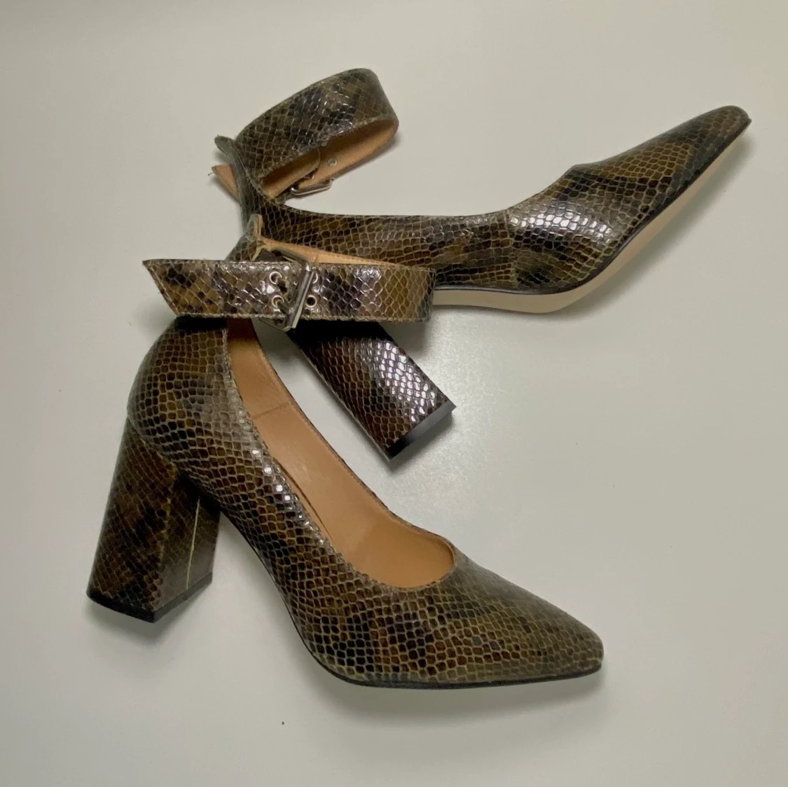 Klackskor ormskinn strl 38