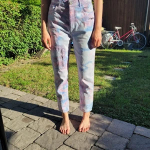 Watercolor pants - Ett par fina watercolor pants! Sparsamt använda!