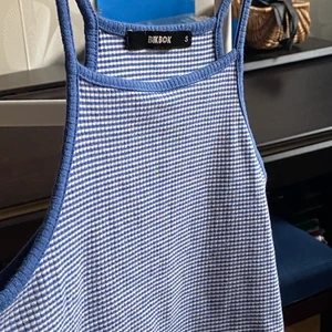 Croppad tank - Cropptop & blårandig