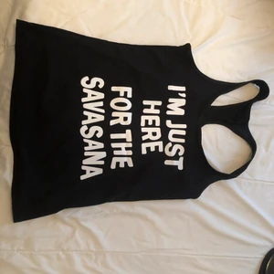 En topp - En topp till träning. Helt ny. 