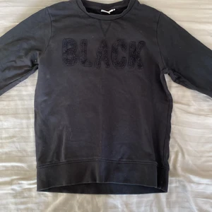 All around tröja - Svart skön sweatshirt som passar till allt 