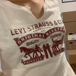 T-shirt från Hollister i storlek xs😎 Använd 2 gånger 