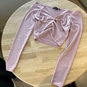 Pink off the shoulder top - -Använd några gånger men i bra skick -XS