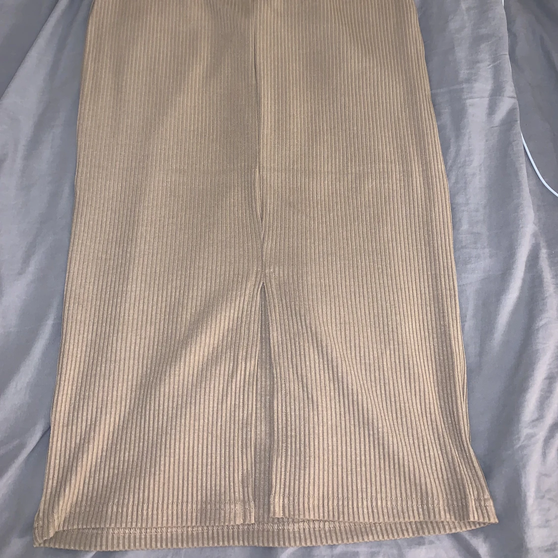 Brun kjol med slits - 90