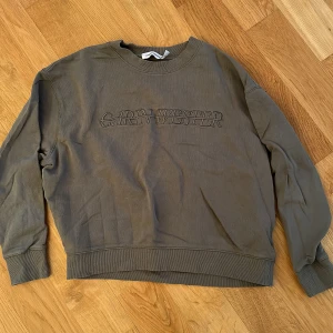 Mörkgrön Carin Wester tröja - Superfin tröja från Carin Wester! Fint skick, storlek S! ✨ köparen står för frakten! 