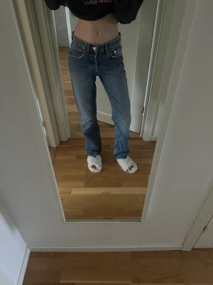 Jeans  - Säljer dessa populära jeansen från zara, storlek 34💋