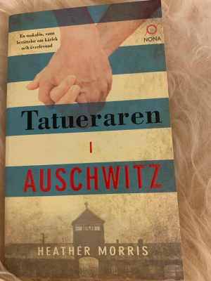 Tatueraren i auschwitz - Bok på svenska. Läst en gång 