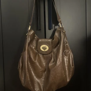 Väska - En jätte fin brun väska!