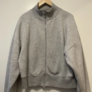 Tröja - tröja lite kort storlek L