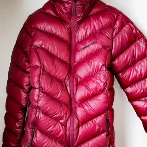 Peak performance frost glacier down parka  Jacket wont go any beauiful than this.  Two weeks old, good condition 