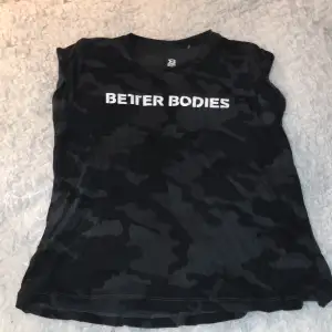 Tränings t-shirt från Better Bodies i svart/grå camouflage🖤🤍true to size! 