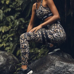 Stronges tights - Superfina stronger tights i strl xs säljer då jag köpt nya och inte använder dessa. De är jättefint skick!