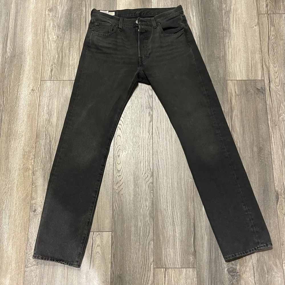 Levis 501 jeans, nästintill oanvända, W30 L32. Jeans & Byxor.