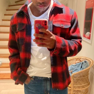 Jacka - Lätt fodrad jacka från Crocker i storlek L. Använd varsamt!