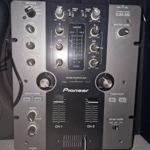 Pioneer mixer - Väldigt bra skick  Ordinariepris 3300