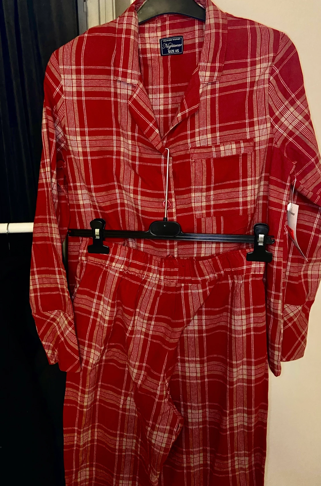 Pyjamas ser (tröja och byxor)