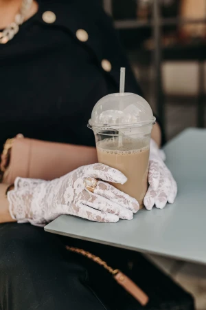 Tunna handskar  - NYA i fin förpackning. Handskar från Clean hands.  Rut från kollektionen Garbo. 