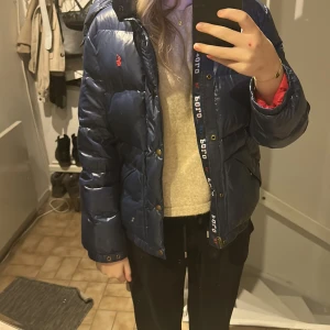 Jacka - Säljer nu min Ralph lauren jacka, priset kan diskuteras och kom privat för fler bilder😊