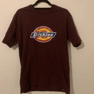 Dickies tshirt - använd fåtal gånger