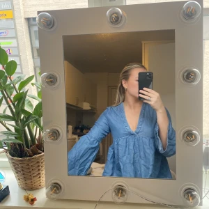 Blå jeans liknande mjuk blus🙌🏻 - Super skön blus från hm, finns inte kvar på hemsidan. Obs står inte för frakten😊