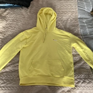 Fila hoddie - Gul fila hoodie 
