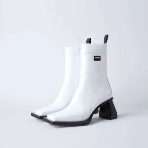 Eytys Gaia Boots - White - Säljer dessa boots i storlek 44. Ej använda, kommer med dustbags.  