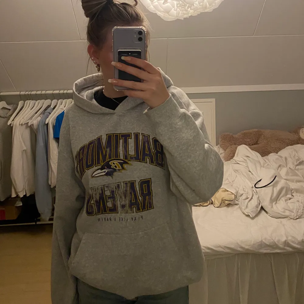 Säljer min favorit hoodie i ny skick, jätte skön. Pris kan diskuteras. Hoodies.