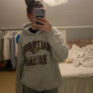 Hoodie - Säljer min favorit hoodie i ny skick, jätte skön. Pris kan diskuteras