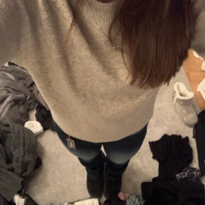 Stickad tröja - Beige stickad tröja från vero Moda tror ja🫶🏻