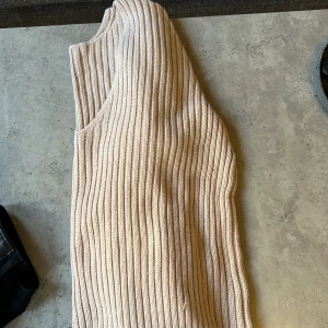 Stickad tröja Ivyrevel - Oanvänd tröja från Kenzas märke Ivyrevel 