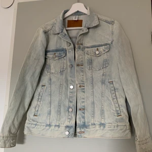 Jeansjacka  - Jeansjacka i storlek 36
